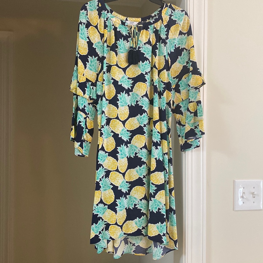 Crown & ivy pineapple blue/green print ruffle sleeve split neck shift dress Sz L